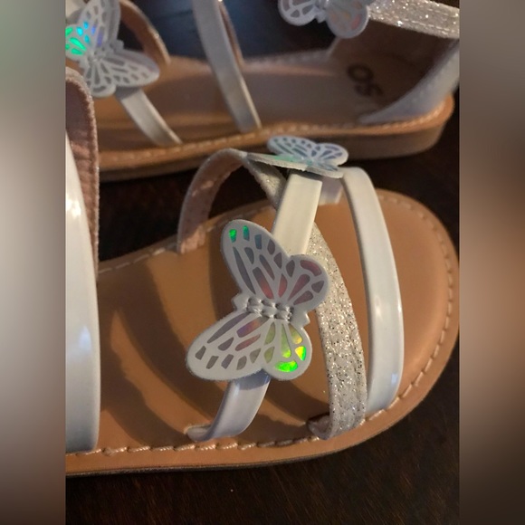 SO girl white sandals with butterfly detail sz13 - Picture 4 of 11